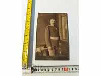 1915. Η παλαιά φωτογραφική χαρτόνια-σαμπέρ του Τζάρ, αξιωματικός, τάξη, ξιφολόγχη