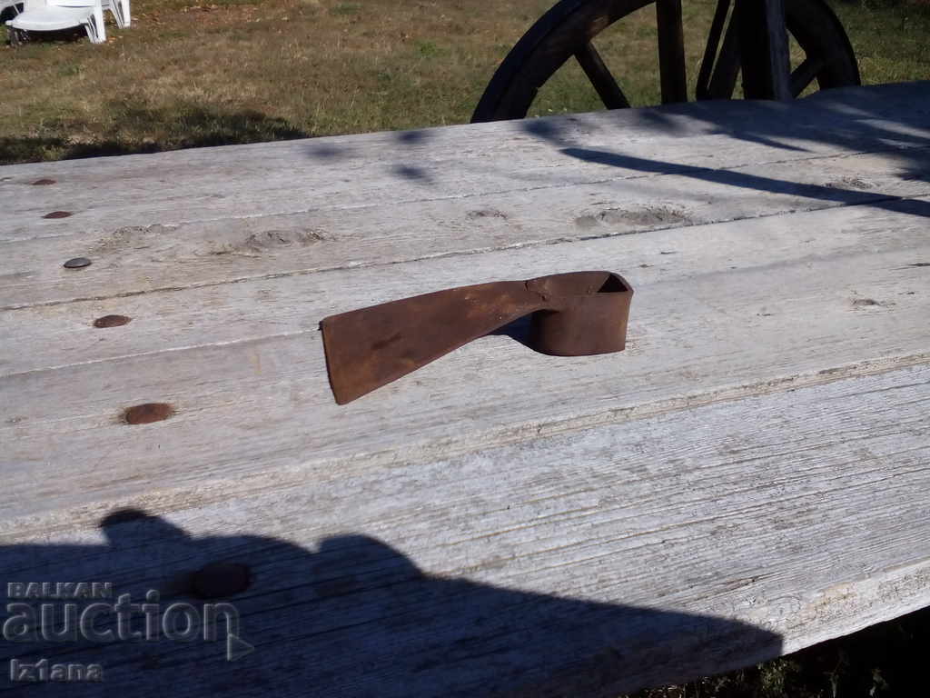 Old hoe, small hoe, weeding tool