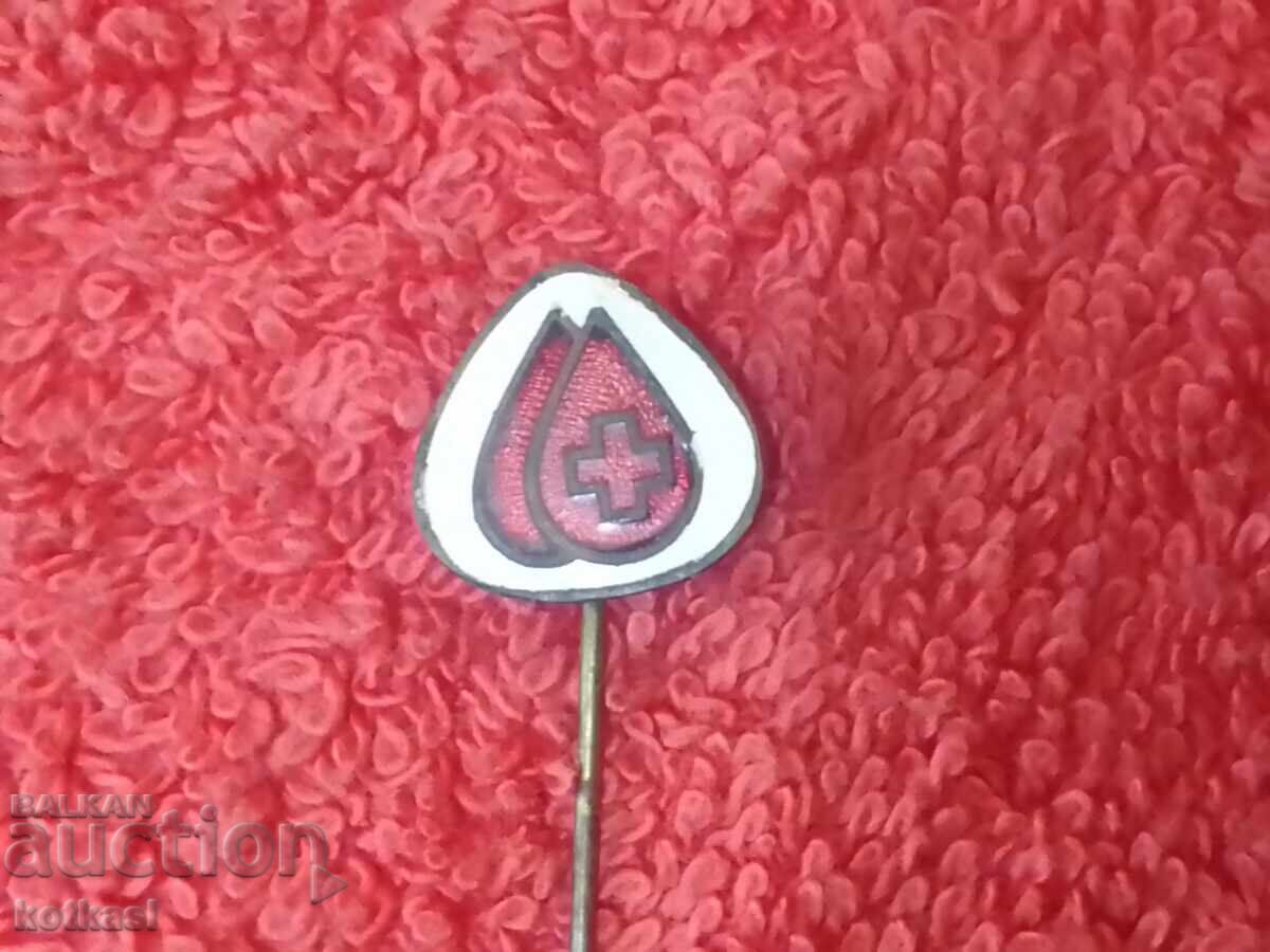 Old enamel badge bronze pin Bulgarian Red Cross Blood Donor - 6 Old enamel badge bronze pin Bulgarian Red Cross Blood Donor - 6