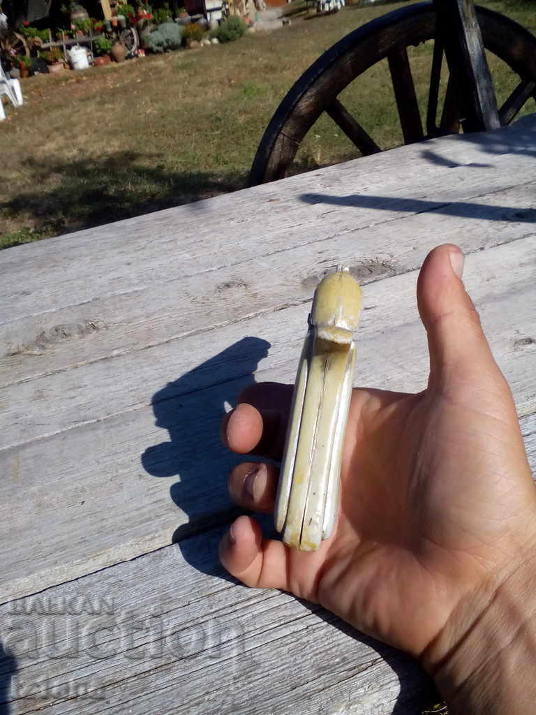 Auction  Old toy gun