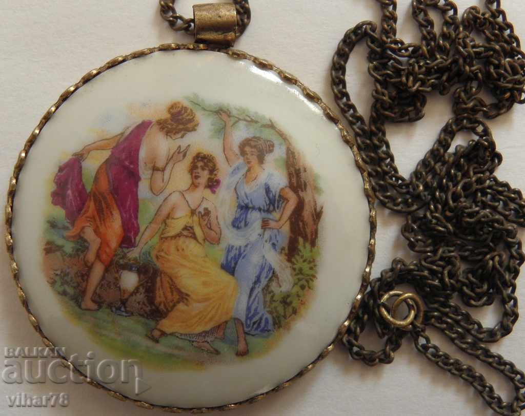 Auction rare pendant Auction rare pendant