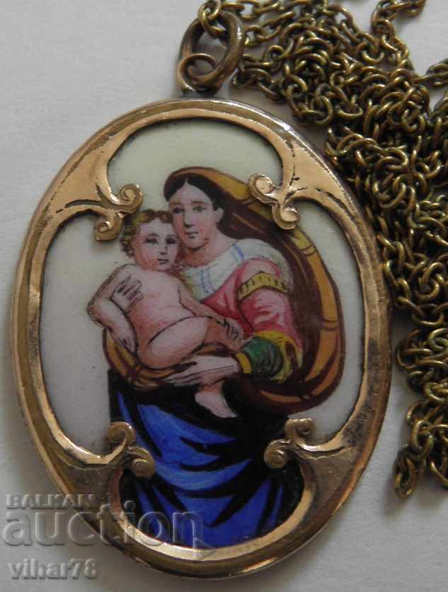 old very rare locket with price 499.99 BGN | € 255.64 old very rare locket with price 499.99 BGN | € 255.64