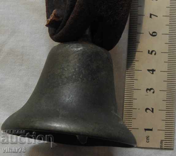 Bronze chan bell