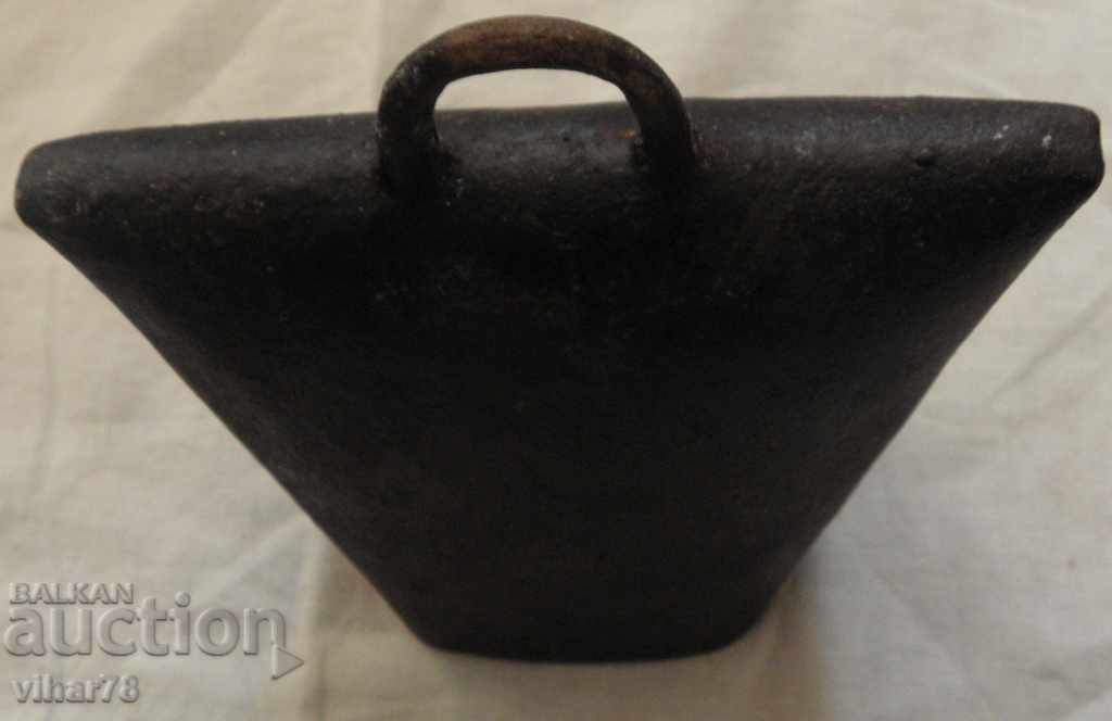 Chan clopot cu preț 49.99 BGN | € 25.56 Chan clopot cu preț 49.99 BGN | € 25.56