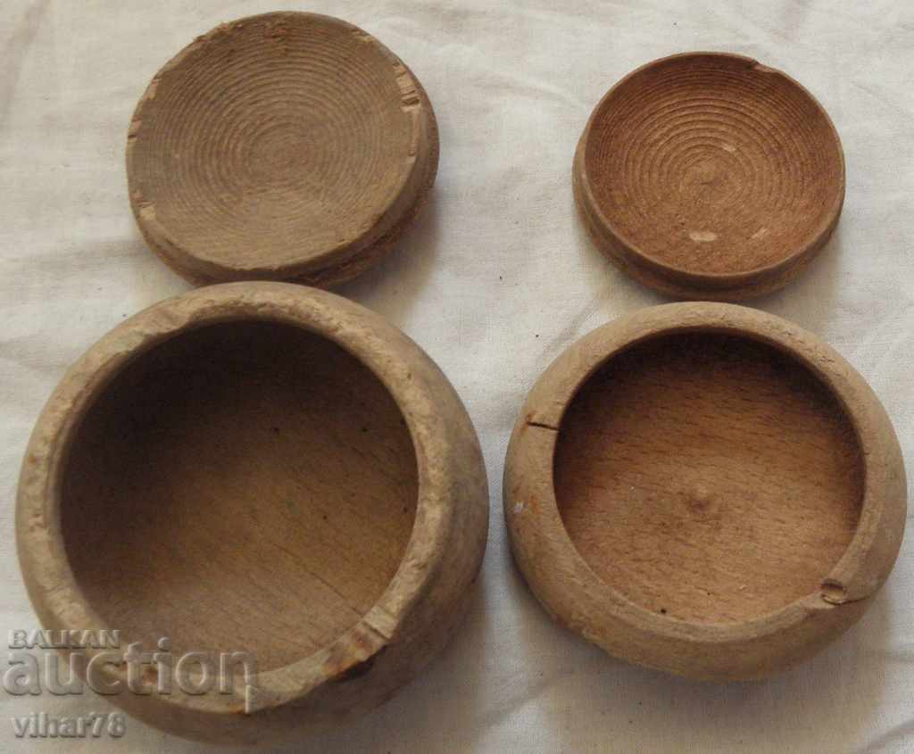 lot of two old wooden saltpans with price 24.99 BGN | € 12.78 lot of two old wooden saltpans with price 24.99 BGN | € 12.78