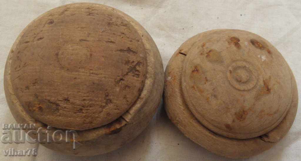 Auction lot of two old wooden saltpans Auction lot of two old wooden saltpans