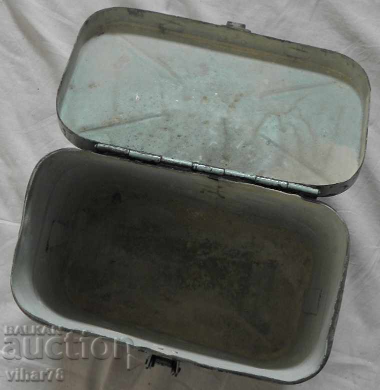 Auction military army metal box Auction military army metal box