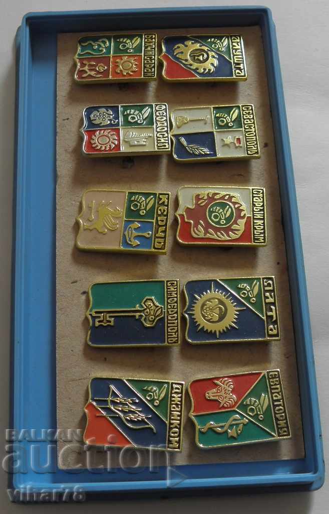 Delivery of lot enamel badges