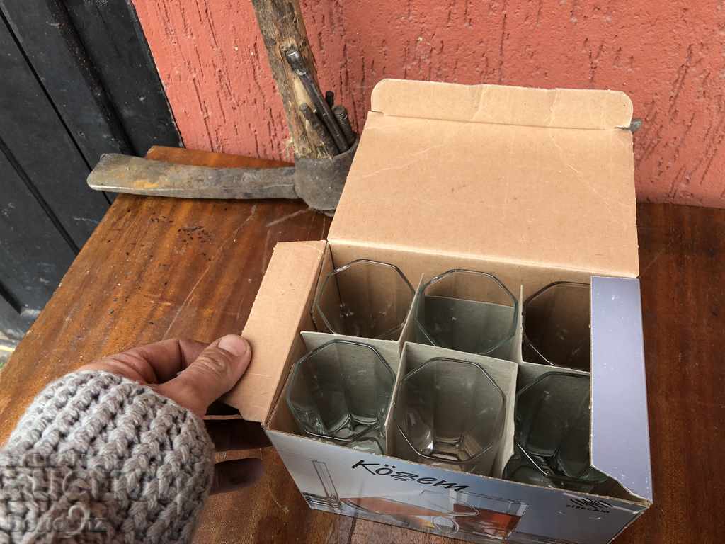 Auction 10199. GLASS GLASS SERVICE UNUSED Auction 10199. GLASS GLASS SERVICE UNUSED