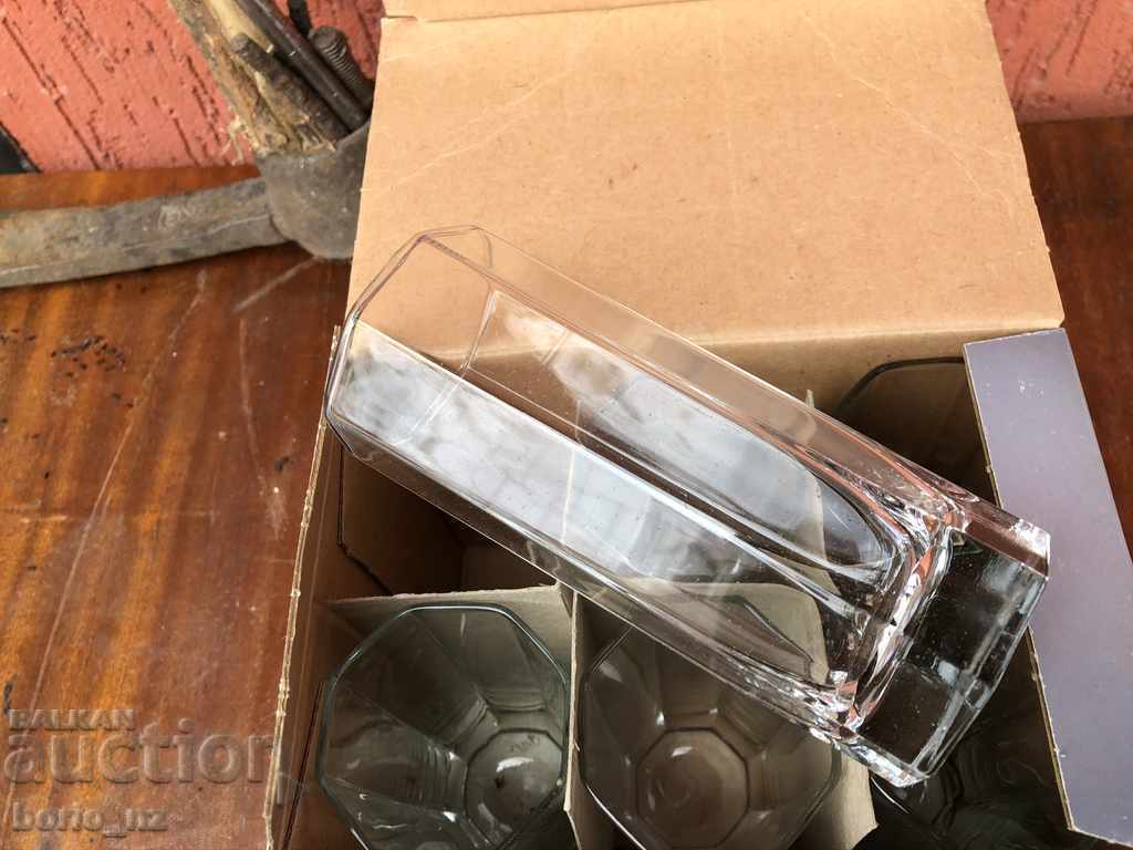 Delivery of 10199. GLASS GLASS SERVICE UNUSED Delivery of 10199. GLASS GLASS SERVICE UNUSED
