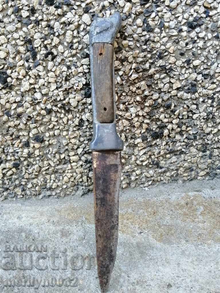 Un cuțit vechi de buzunar
