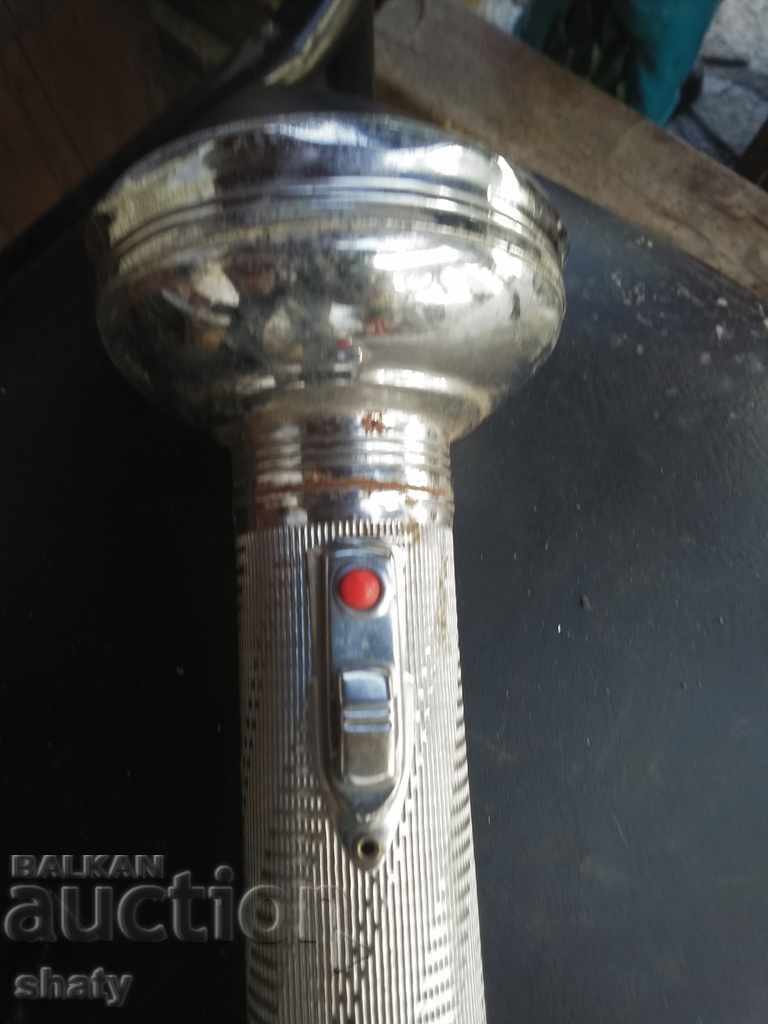 Vechi lumina reflectoarelor. cu preț 20.00 BGN | € 10.23 Vechi lumina reflectoarelor. cu preț 20.00 BGN | € 10.23