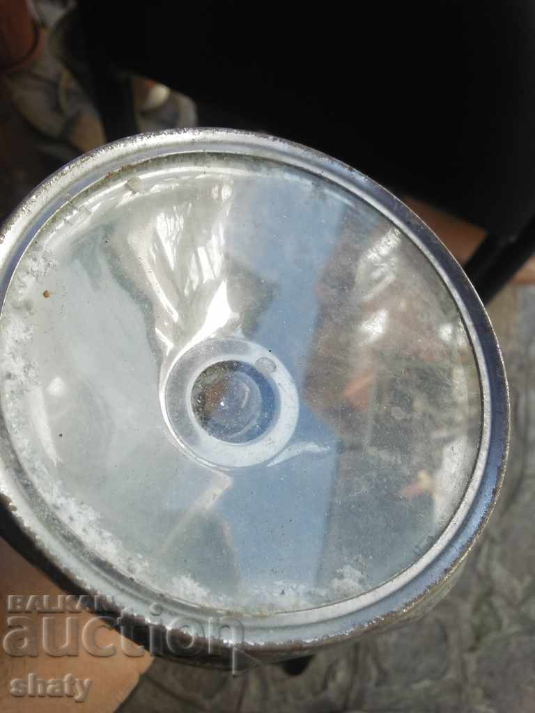 Livrarea Vechi lumina reflectoarelor. Livrarea Vechi lumina reflectoarelor.