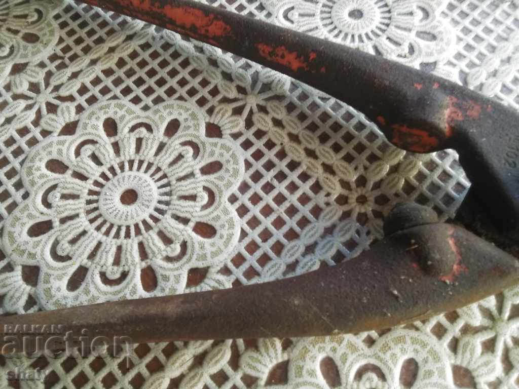 Stripper pliers. with price 30.00 BGN | € 15.34