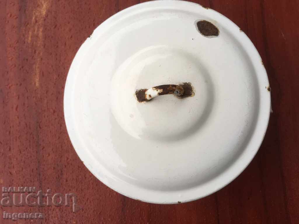 Delivery of THE FLOOR IS ENAMELED BY THE COURT OF 1965 Delivery of THE FLOOR IS ENAMELED BY THE COURT OF 1965