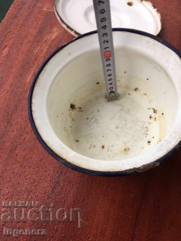 THE FLOOR IS ENAMELED BY THE COURT OF 1965 - 6 THE FLOOR IS ENAMELED BY THE COURT OF 1965 - 6