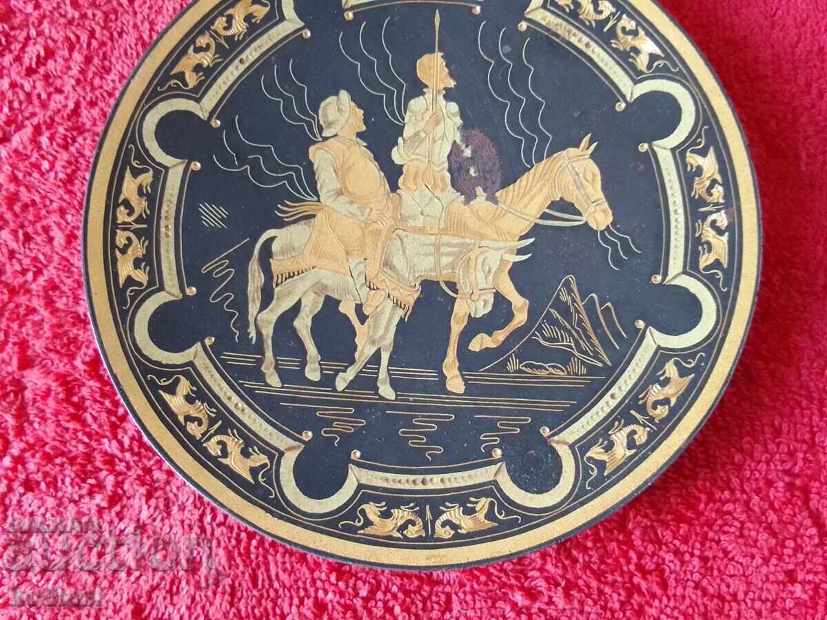 Panou metalic din bronz Don Quijote și Sancho Panza cu preț 85.50 BGN | € 43.72