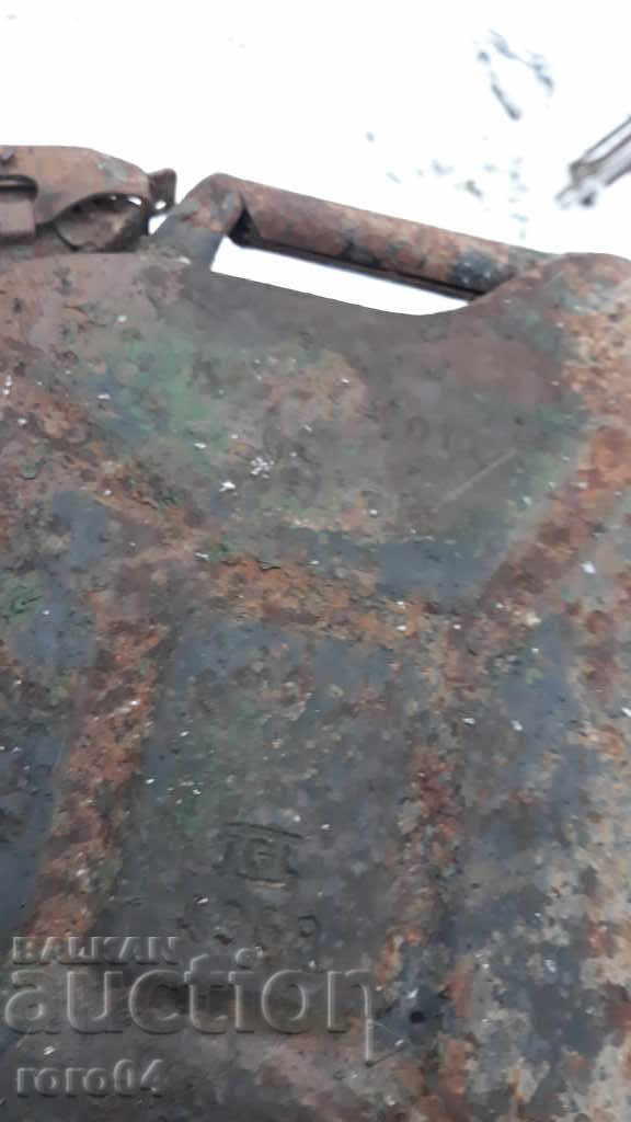 Auction OLD SMALL LAMINATED GERMAN FUEL TUBE - WW II Auction OLD SMALL LAMINATED GERMAN FUEL TUBE - WW II