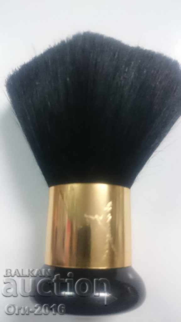 Четка за почистване на косми с цена 10.00 лв. | € 5.11 Четка за почистване на косми с цена 10.00 лв. | € 5.11