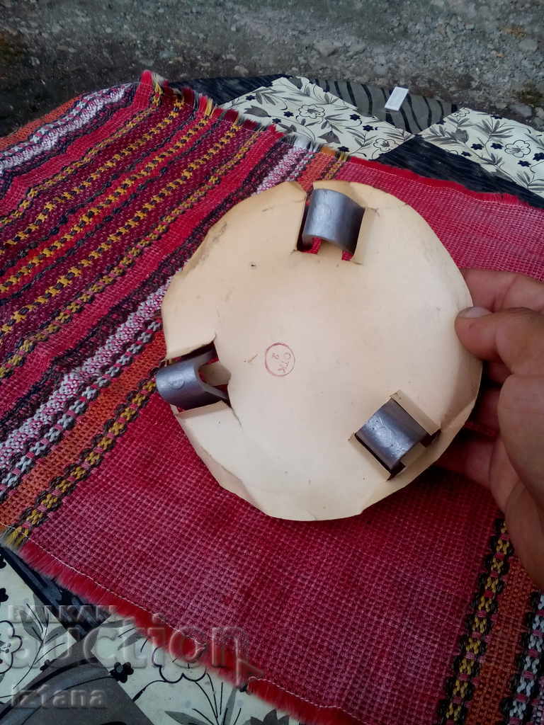 Auction Old stand for warm objects Auction Old stand for warm objects