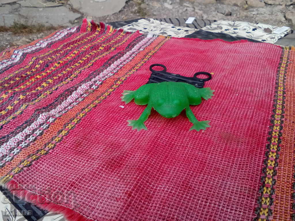 Delivery of Old toy Frog