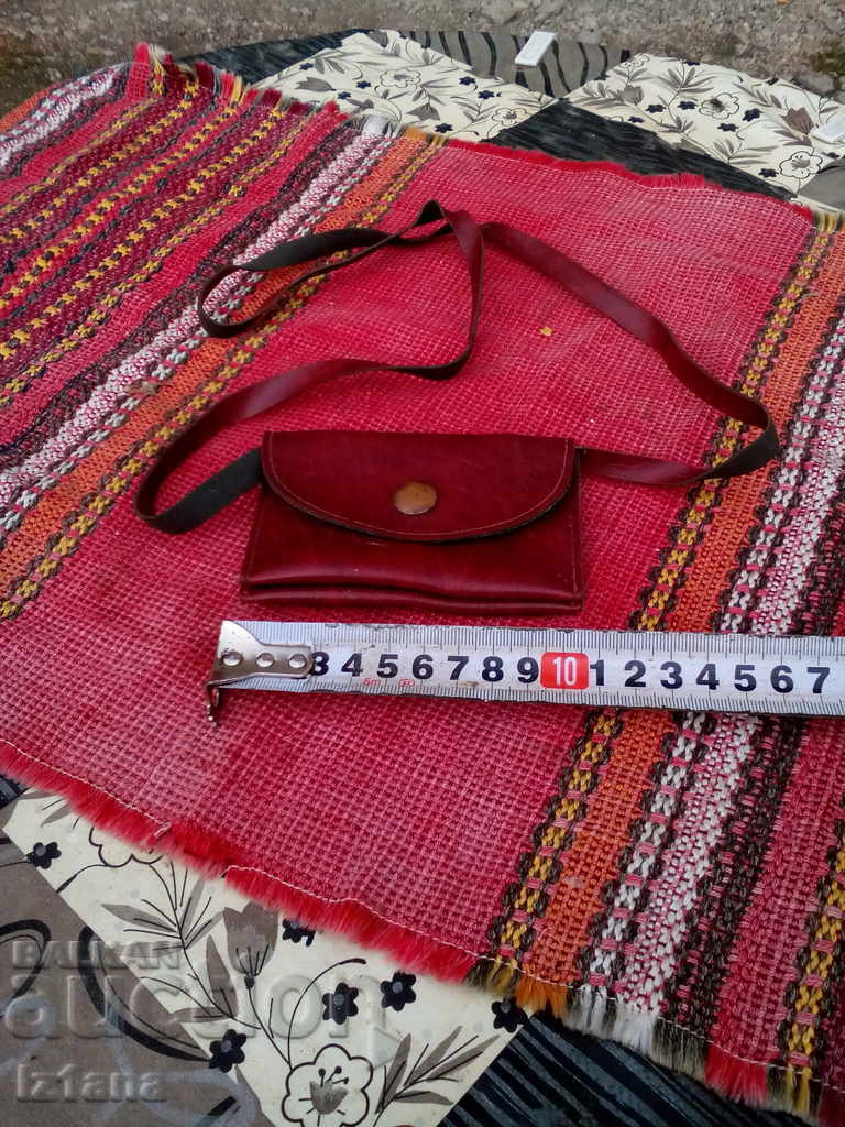 Delivery of Old baby purse Delivery of Old baby purse