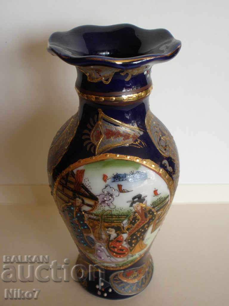 Beautiful hand-painted vase. - 5 Beautiful hand-painted vase. - 5