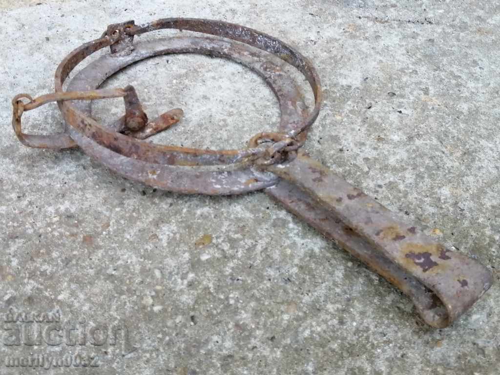 Old hand forged trap, wrought iron primitive - 5 Old hand forged trap, wrought iron primitive - 5