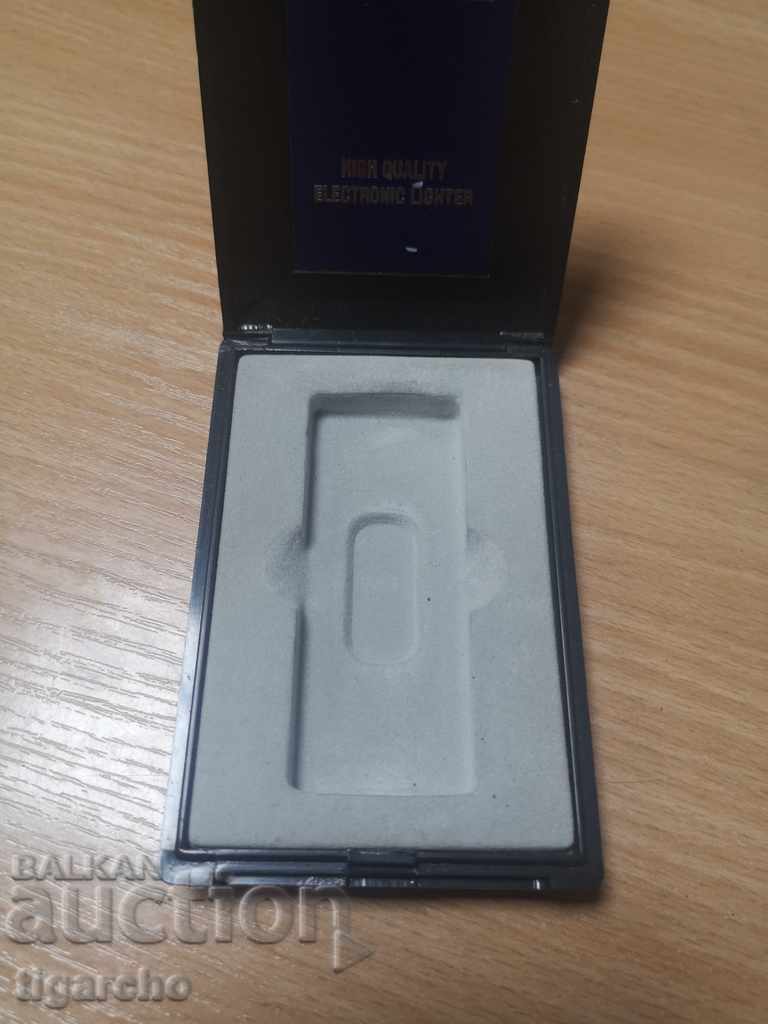 RONSON lighter box with price 12.00 BGN | € 6.14 RONSON lighter box with price 12.00 BGN | € 6.14