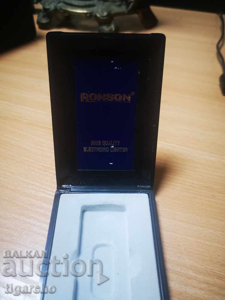 Auction RONSON lighter box Auction RONSON lighter box
