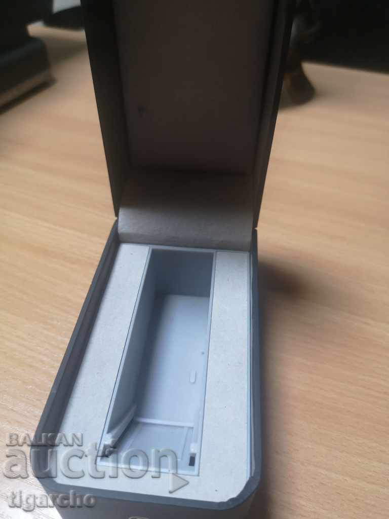 Auction CERTUS watch box Auction CERTUS watch box