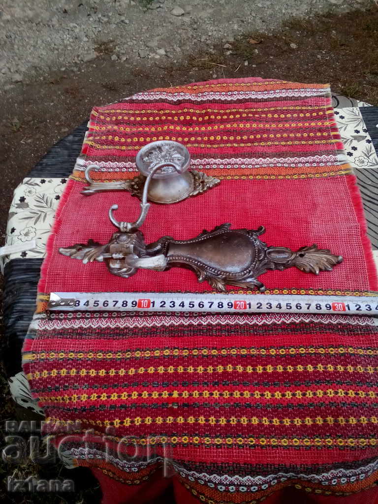 Auction An old hanger Auction An old hanger