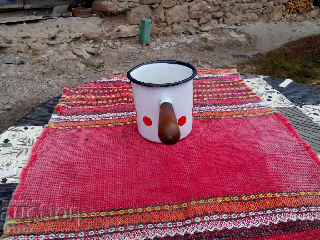 Old enamel jesse with price 15.00 BGN | € 7.67 Old enamel jesse with price 15.00 BGN | € 7.67