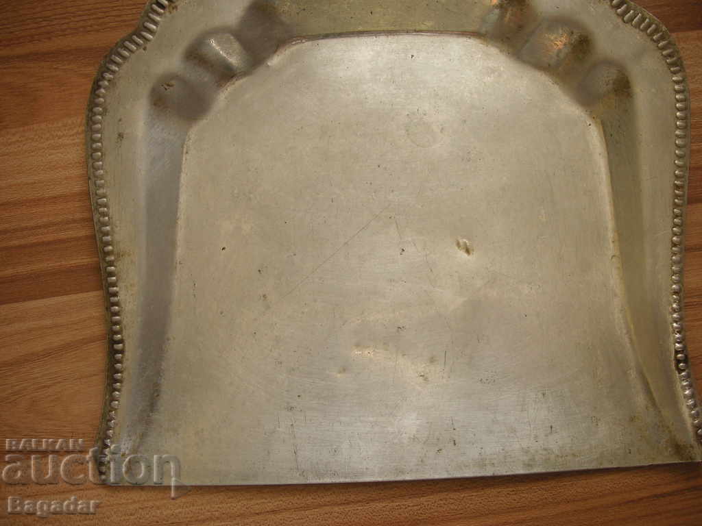 Old royal cleaning shovel with marking with price 30.00 BGN | € 15.34 Old royal cleaning shovel with marking with price 30.00 BGN | € 15.34