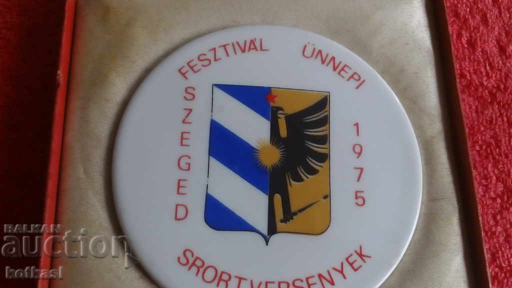 Auction  Old porcelain plaque box 1975 Festival Hungary