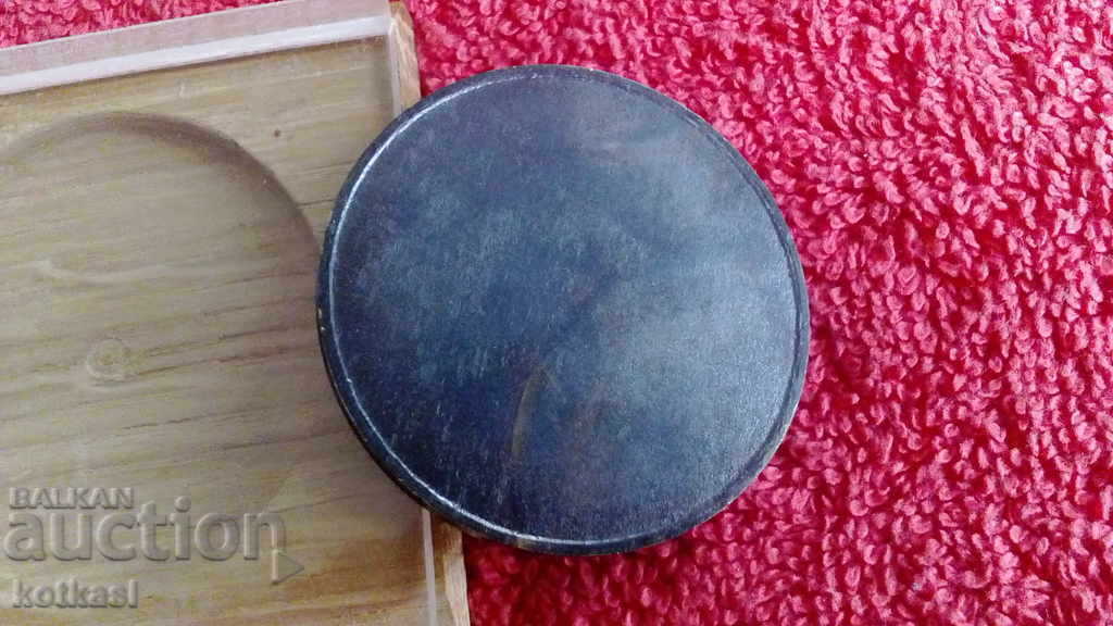 Delivery of Old metal plaque box Tallinn Estonia Delivery of Old metal plaque box Tallinn Estonia