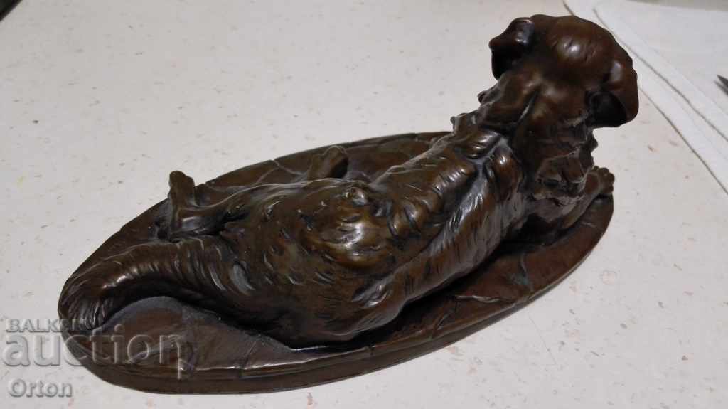 Delivery of Unique handmade dog bronze plastic craftsmanship Delivery of Unique handmade dog bronze plastic craftsmanship