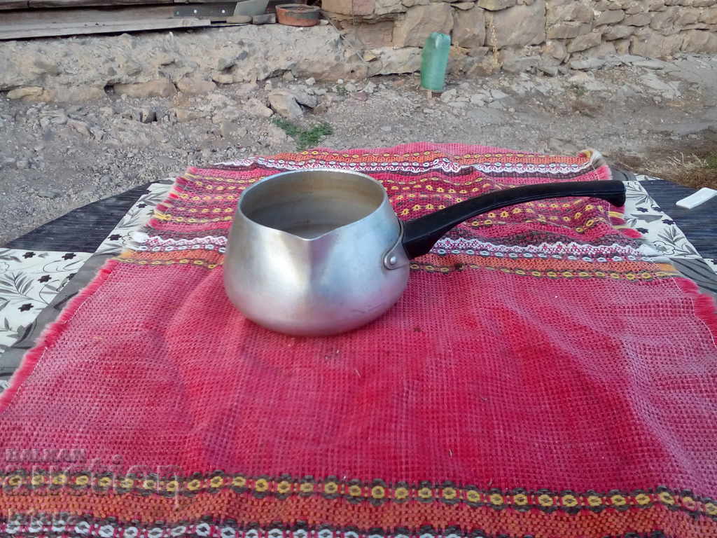 Παλιά πίδακα αλουμινίου με τιμή 15.00 BGN | € 7.67 Παλιά πίδακα αλουμινίου με τιμή 15.00 BGN | € 7.67