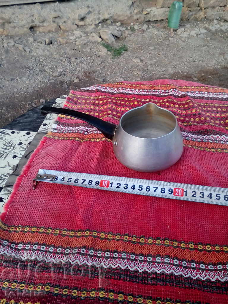 Δημοπρασία Παλιά πίδακα αλουμινίου Δημοπρασία Παλιά πίδακα αλουμινίου