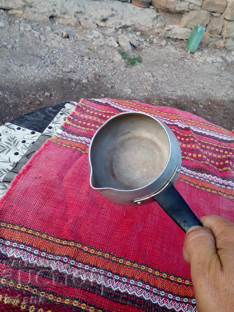 Παράδοση Παλιά πίδακα αλουμινίου Παράδοση Παλιά πίδακα αλουμινίου