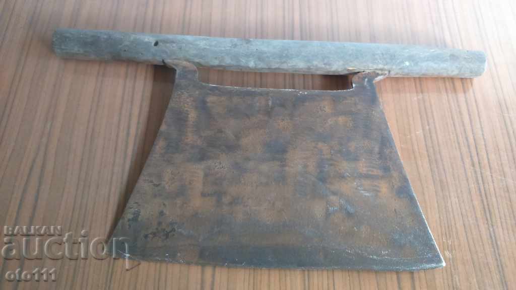 Delivery of LARGE OLD SATURN, BLADE, GUILLOTINE Delivery of LARGE OLD SATURN, BLADE, GUILLOTINE