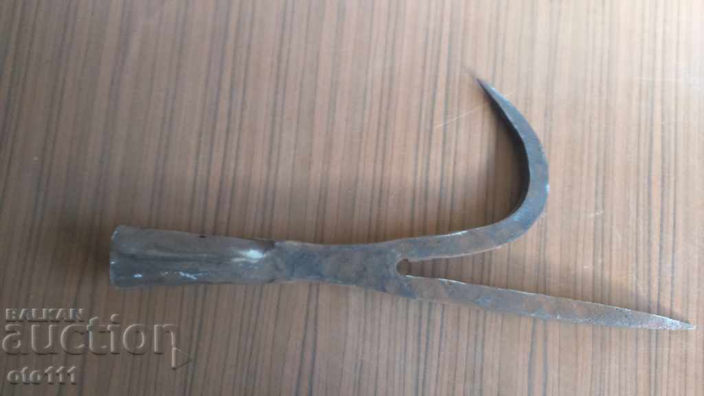 OLD FORGED HARPOON TIP - BOARDING HOOK - 5