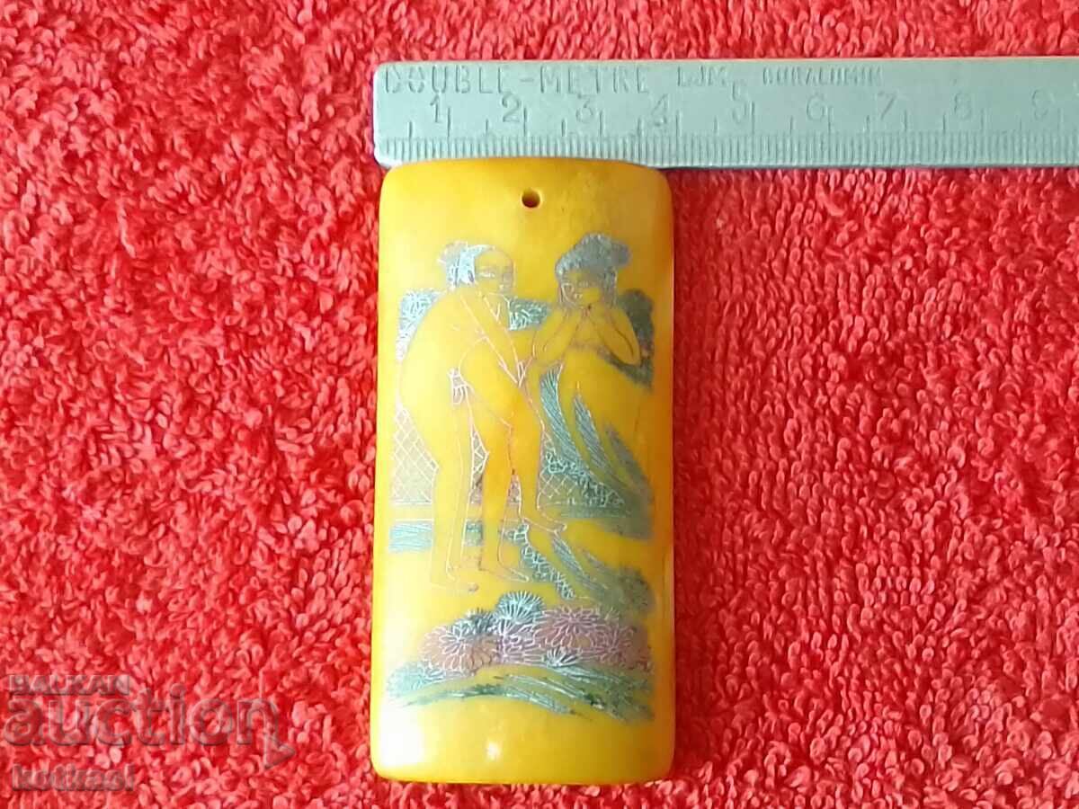 Χαρακτική φιγούρας σε φύλο οστών Ερωτικό γυμνό αρσενικό θηλυκό Χαρακτική φιγούρας σε φύλο οστών Ερωτικό γυμνό αρσενικό θηλυκό