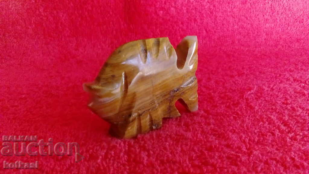 Delivery of Onyx semi-precious stone Fish figure Delivery of Onyx semi-precious stone Fish figure