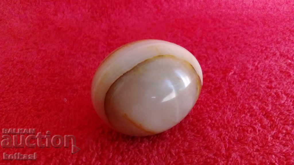 Semi-precious stone egg Onyx