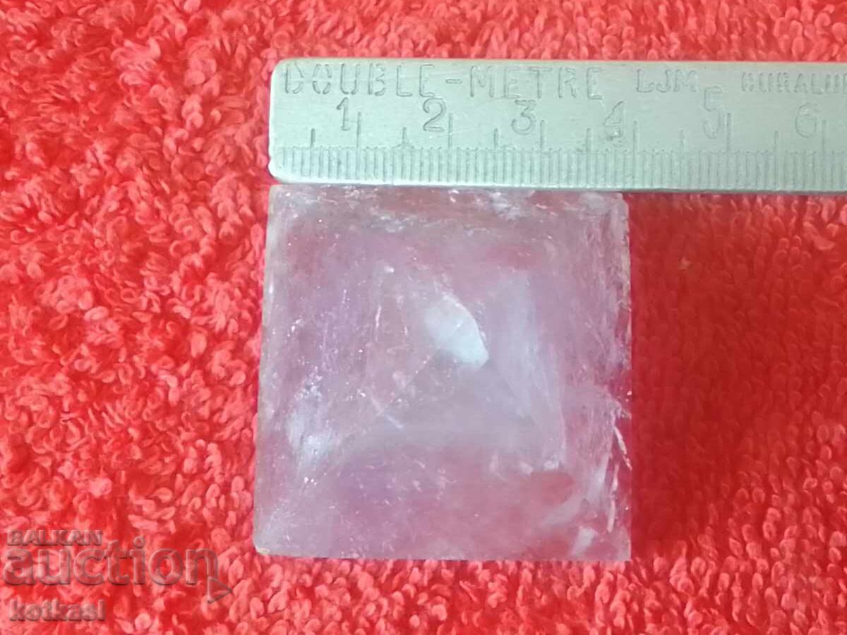 Delivery of Amethyst semi-precious stone pyramid Delivery of Amethyst semi-precious stone pyramid