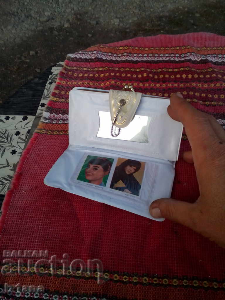 Аукцион Старо дамско портмоне Аукцион Старо дамско портмоне