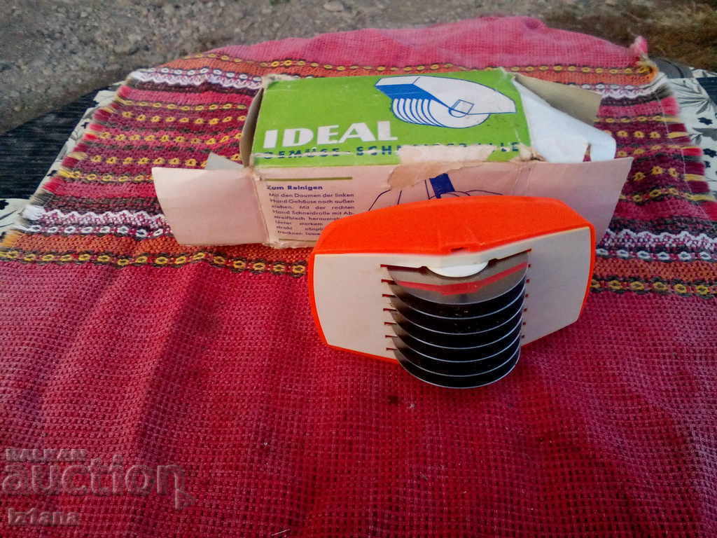 Old Ideal Dough Cutter, Record with price 20.00 BGN | € 10.23