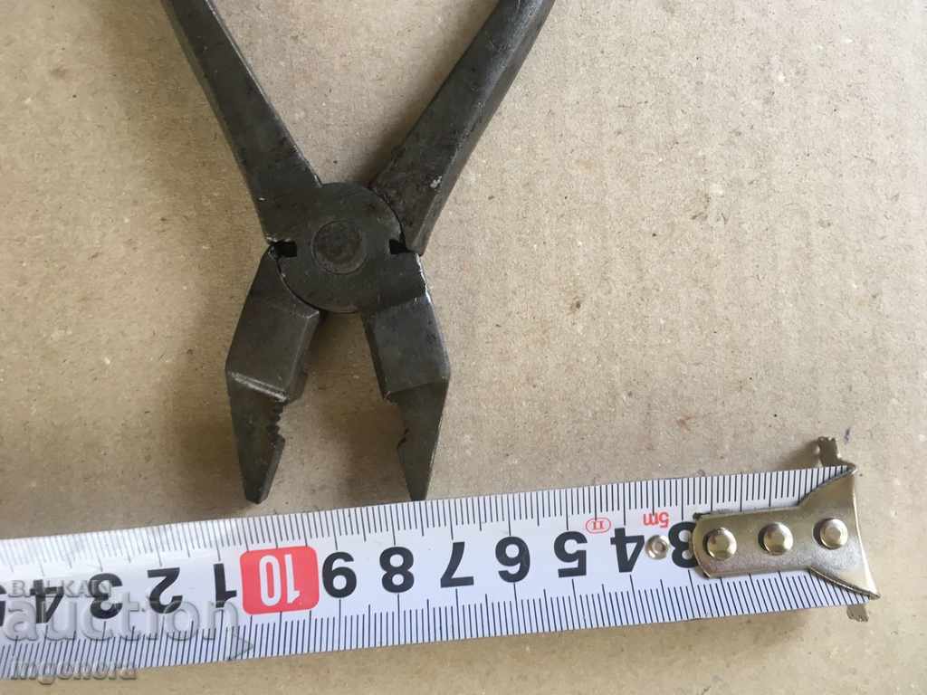 VECHIU UNIVERSAL DE FABRICARE Clesti BULGARIA cu preț 7.00 BGN | € 3.58