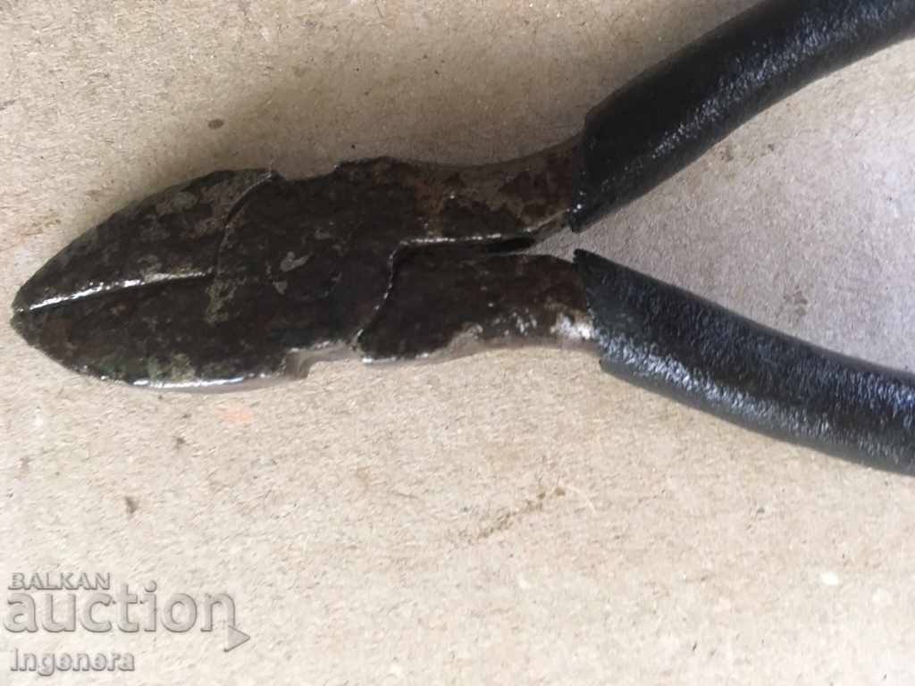 Auction Pliers are small Auction Pliers are small